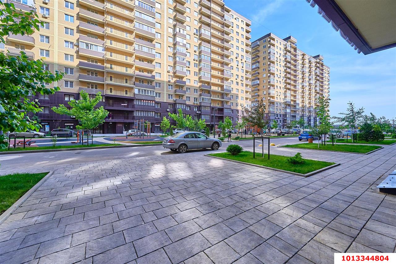 Фото №7: Торговое помещение 49&nbsp;м², 1/16&nbsp;эт. - Краснодар, Прикубанский внутригородской округ, мкр. жилой комплекс Ракурс, ул. имени Героя Ростовского, 8к3