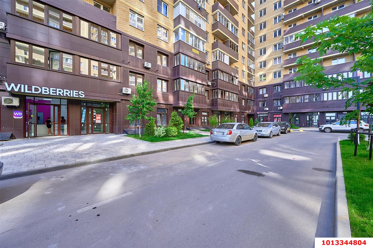 Фото №4: Торговое помещение 49&nbsp;м², 1/16&nbsp;эт. - Краснодар, Прикубанский внутригородской округ, мкр. жилой комплекс Ракурс, ул. имени Героя Ростовского, 8к3