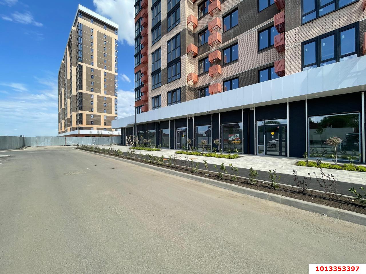 Фото №2: Торговое помещение 58&nbsp;м², 1/18&nbsp;эт. - Знаменский, Карасунский внутригородской округ, мкр. Родные Просторы, ул. Природная, 10Б