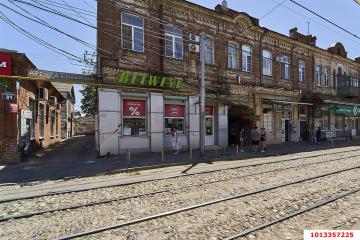 Фото №1: Торговое помещение 184&nbsp;м², 1/2&nbsp;эт. - Краснодар, мкр. Центральный, ул. Коммунаров, 92