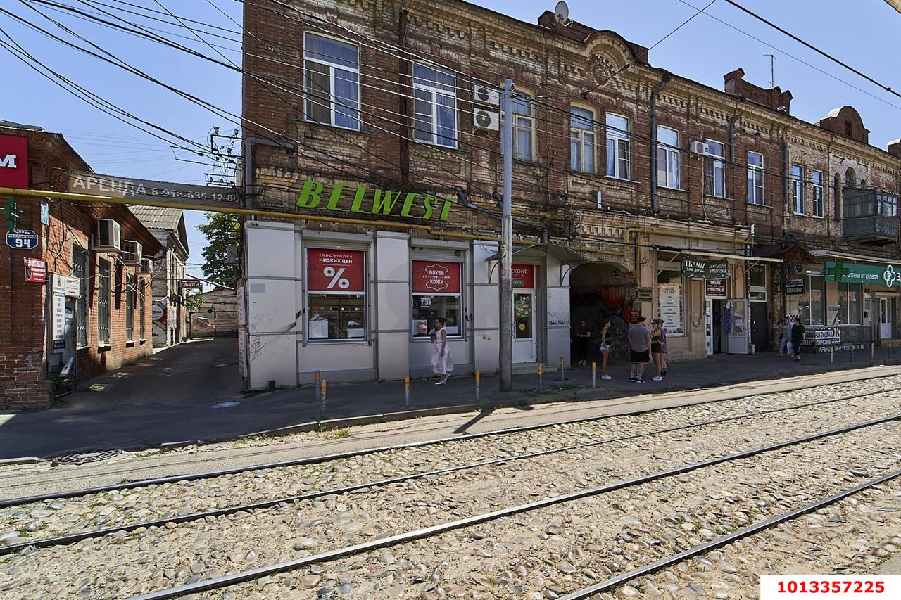 Фото №5: Торговое помещение 184&nbsp;м², 1/2&nbsp;эт. - Краснодар, Центральный внутригородской округ, мкр. Центральный, ул. Коммунаров, 92