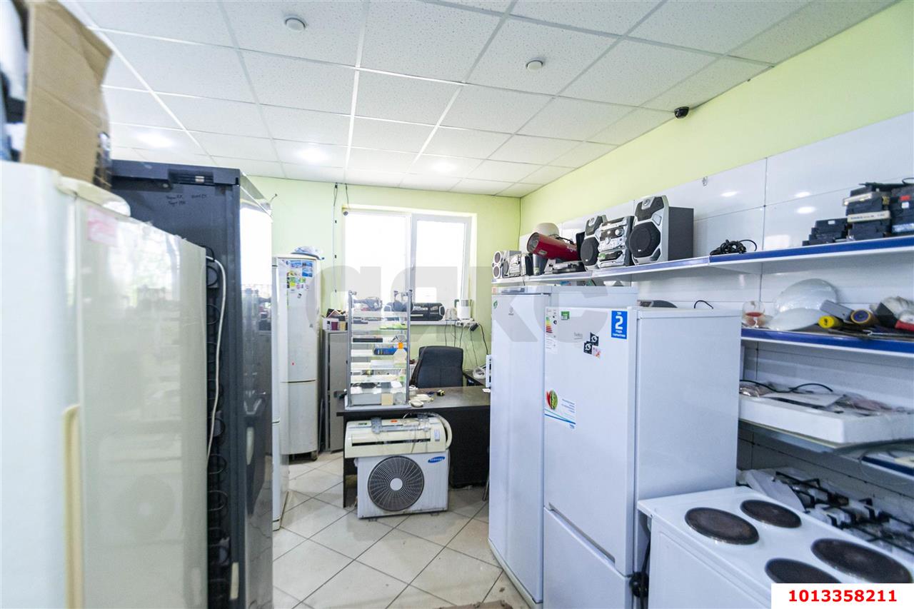 Фото №6: Офисное помещение 50&nbsp;м², 7&nbsp;эт. - Российский, мкр. Прикубанский внутригородской округ, ул. имени В.М. Комарова, 58