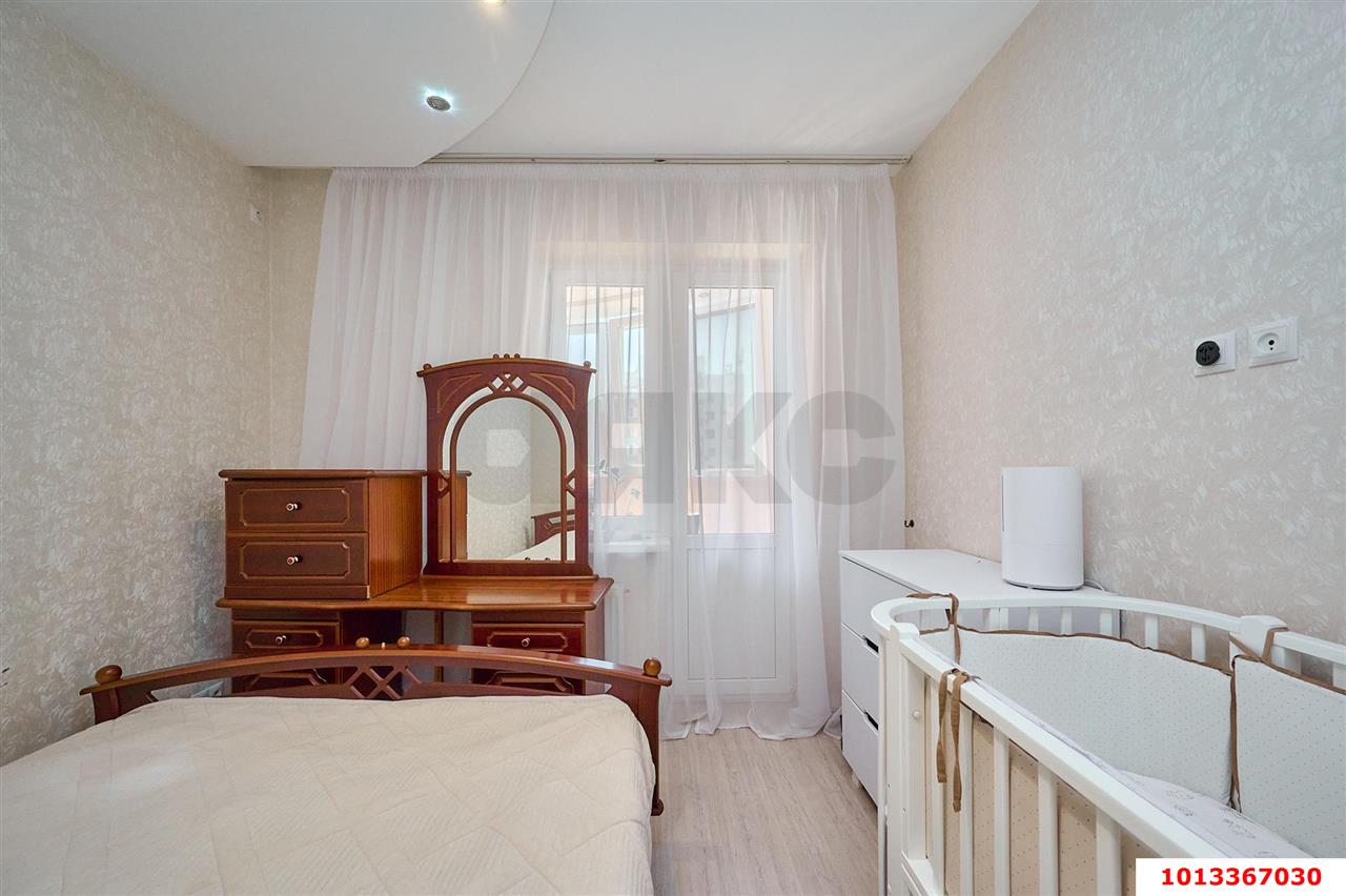 Фото №4: 2-комнатная квартира 45&nbsp;м², 11/16&nbsp;эт. - Краснодар, Западный внутригородской округ, мкр. Юбилейный, б-р Платановый, 4