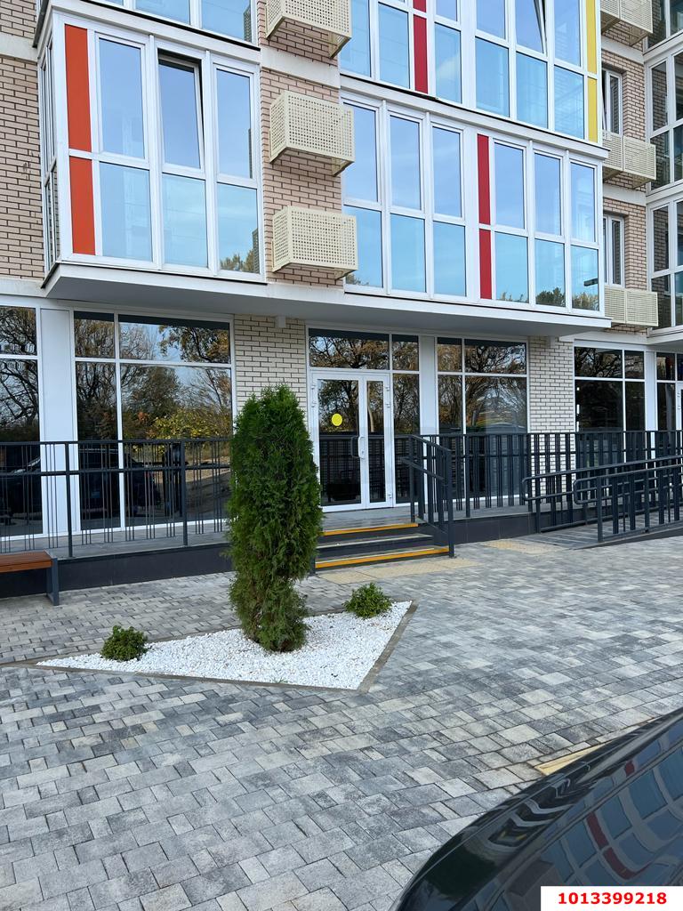 Фото №2: Торговое помещение 82&nbsp;м², 1/26&nbsp;эт. - Краснодар, Прикубанский внутригородской округ, мкр. ЖК Абрикосово, ул. имени Героя Георгия Бочарникова, 4к2
