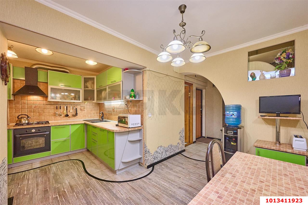 Фото №7: 4-комнатная квартира 104&nbsp;м², 1/5&nbsp;эт. - Краснодар, Карасунский внутригородской округ, мкр. Гидростроителей, ул. Трудовой Славы, 38
