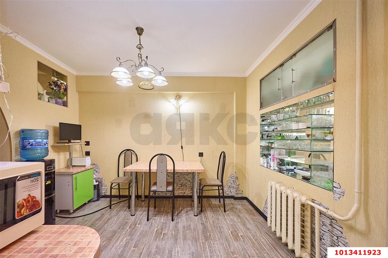 Фото №6: 4-комнатная квартира 104&nbsp;м², 1/5&nbsp;эт. - Краснодар, Карасунский внутригородской округ, мкр. Гидростроителей, ул. Трудовой Славы, 38