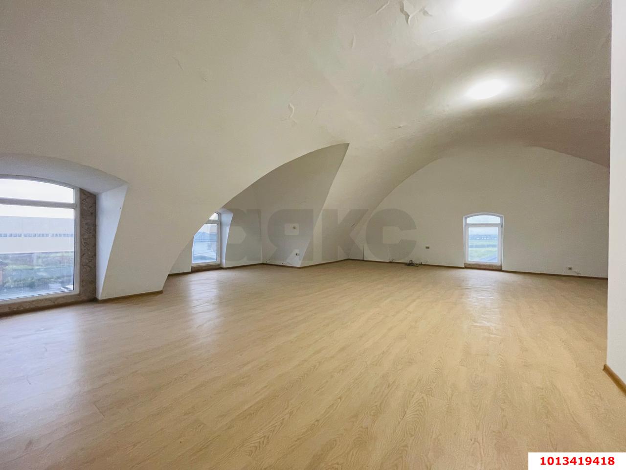 Фото №16: Дом 506&nbsp;м² + 20&nbsp;сот., 3&nbsp;эт. - Козет, ул. 8 Марта, 7