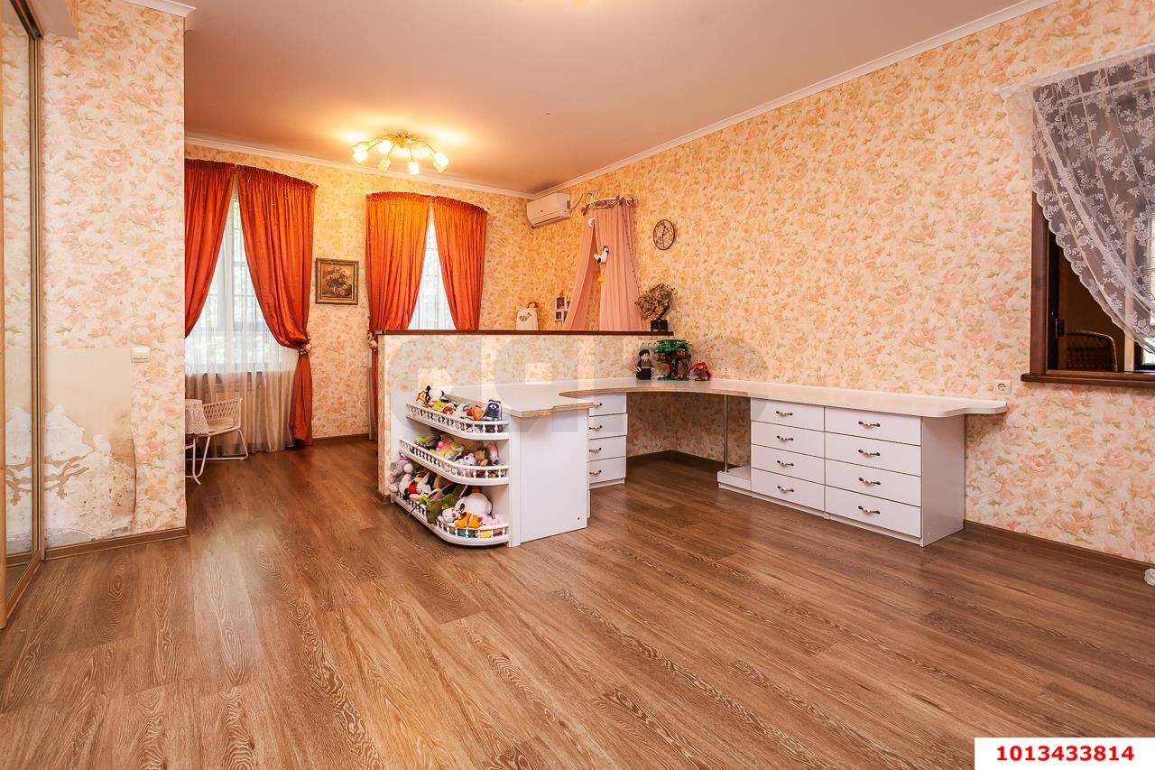 Фото №35: Дом 453&nbsp;м² + 11.16&nbsp;сот., 2&nbsp;эт. - Краснодар, Прикубанский внутригородской округ, мкр. Северный, ул. Александра Берлизова, 38/1