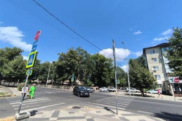 Фото №1: Офисное помещение 73 м², 1/3 эт. - Краснодар, мкр. Центральный, ул. Мира, 63