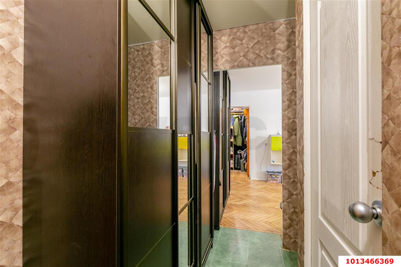 Фото №8: 3-комнатная квартира 56&nbsp;м², 1/5&nbsp;эт. - Краснодар, Центральный внутригородской округ, мкр. Завод Измерительных Приборов, ул. Курчатова, 4