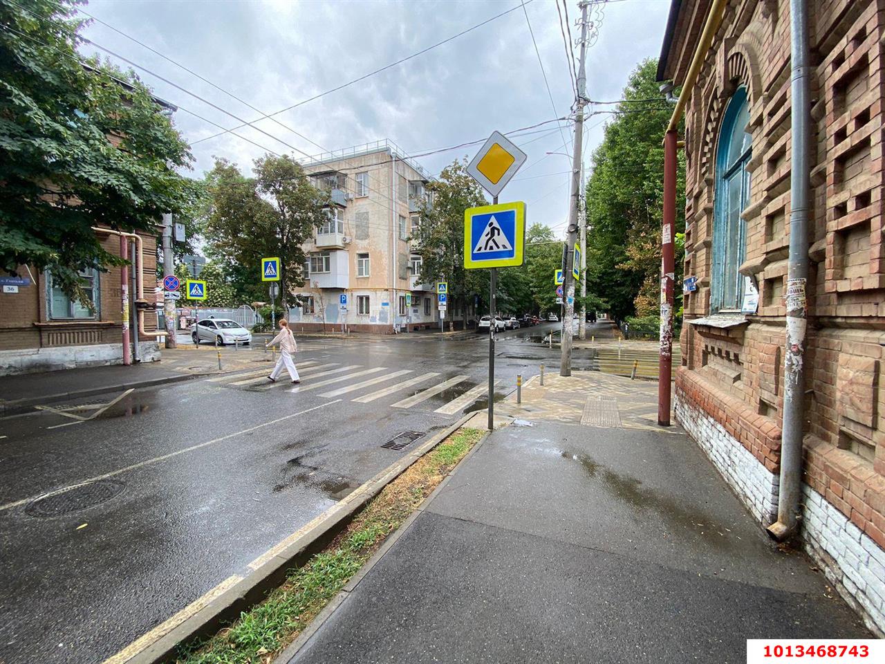 Фото №3: 4-комнатная квартира 94&nbsp;м², 1/1&nbsp;эт. - Краснодар, Западный внутригородской округ, мкр. Центральный, ул. Гоголя, 33