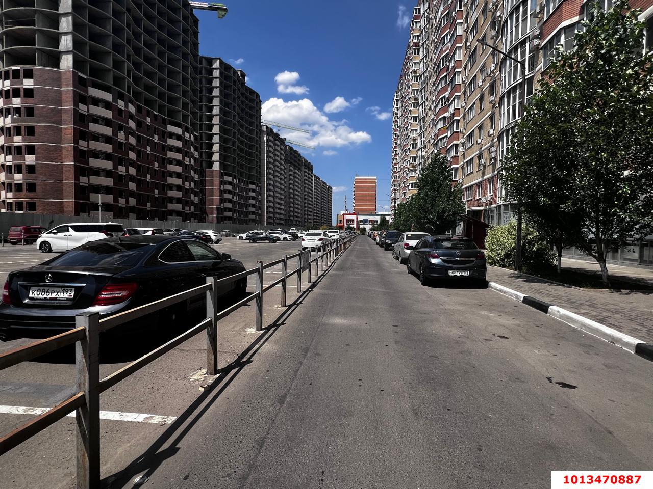Фото №4: Торговое помещение 129&nbsp;м², 1/17&nbsp;эт. - Краснодар, Прикубанский внутригородской округ, имени Петра Метальникова, мкр. ЖК Времена Года 3, ул. Цезаря Куникова, 24к1