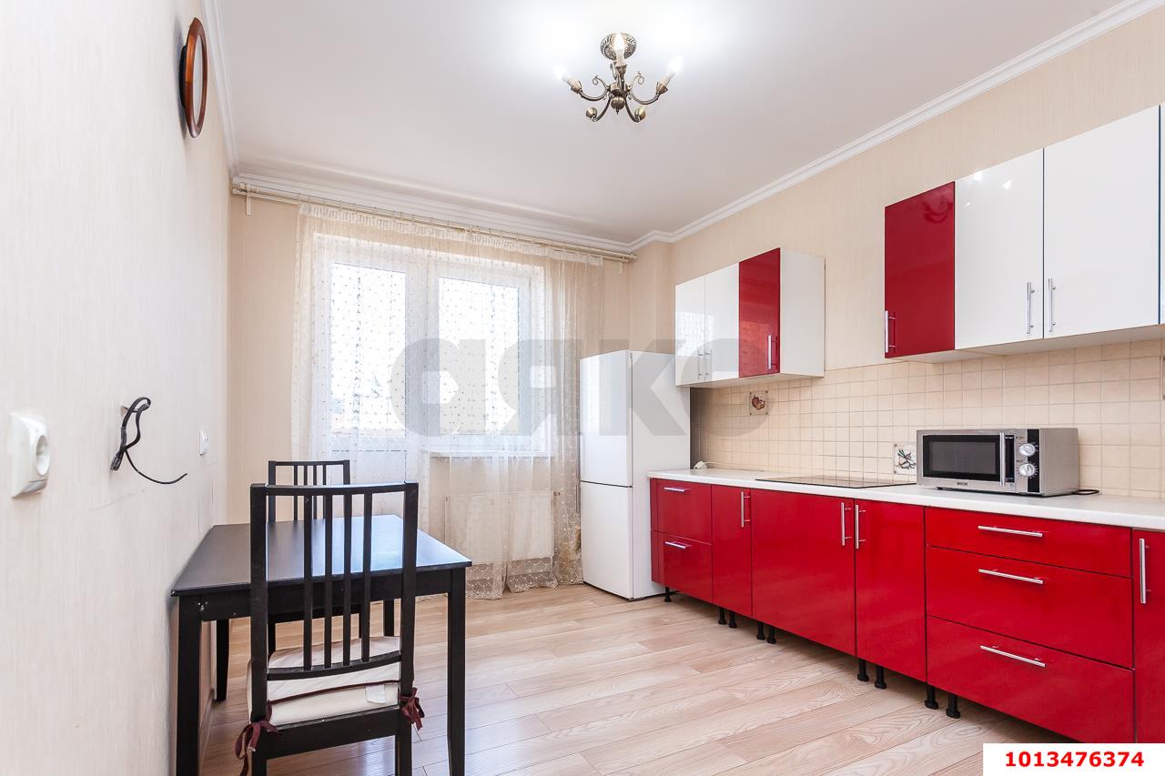 Фото №1: 1-комнатная квартира 51&nbsp;м², 15/17&nbsp;эт. - Краснодар, Западный внутригородской округ, мкр. Центральный, ул. Кубанская набережная, 64