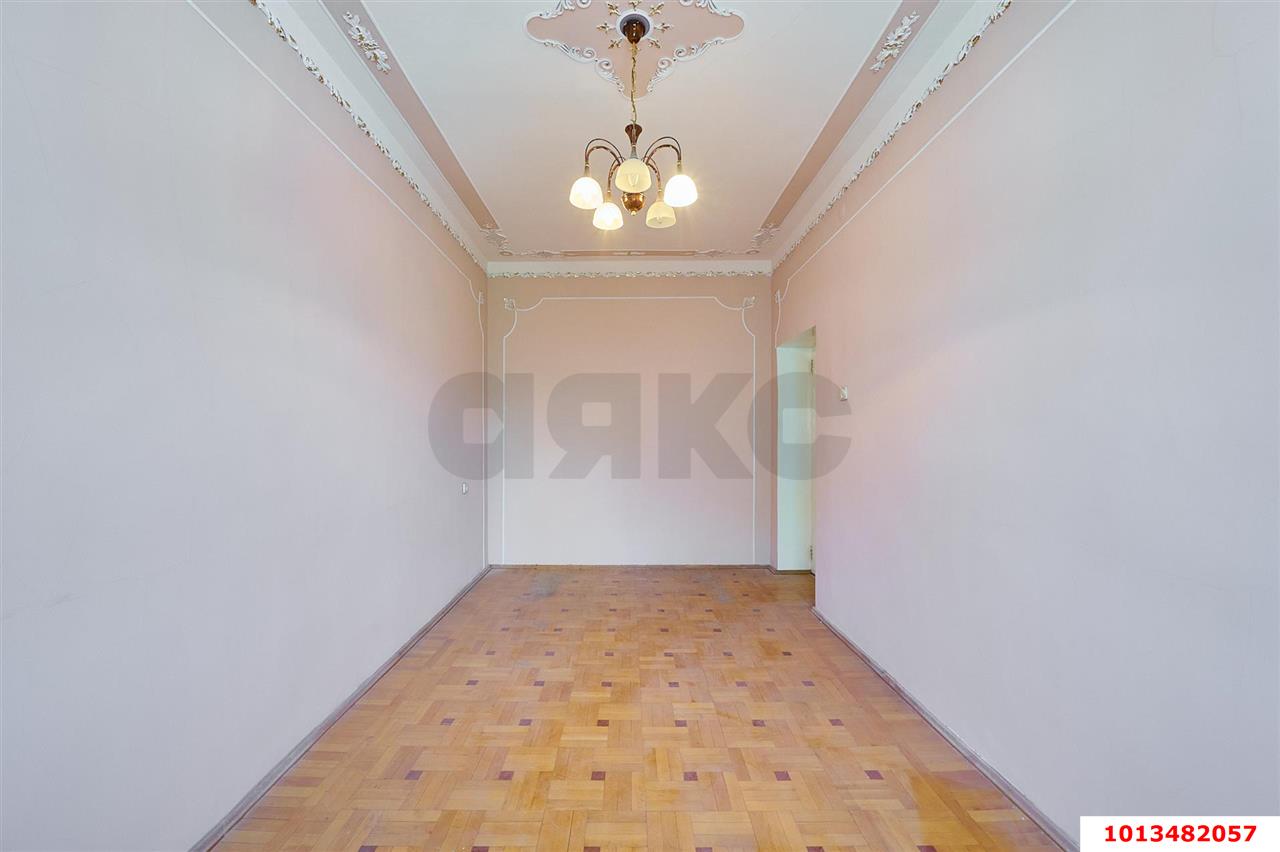 Фото №8: 3-комнатная квартира 84&nbsp;м², 3/4&nbsp;эт. - Краснодар, Центральный внутригородской округ, мкр. Центральный, ул. Орджоникидзе, 56