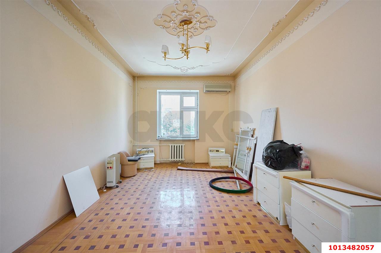 Фото №10: 3-комнатная квартира 84&nbsp;м², 3/4&nbsp;эт. - Краснодар, Центральный внутригородской округ, мкр. Центральный, ул. Орджоникидзе, 56