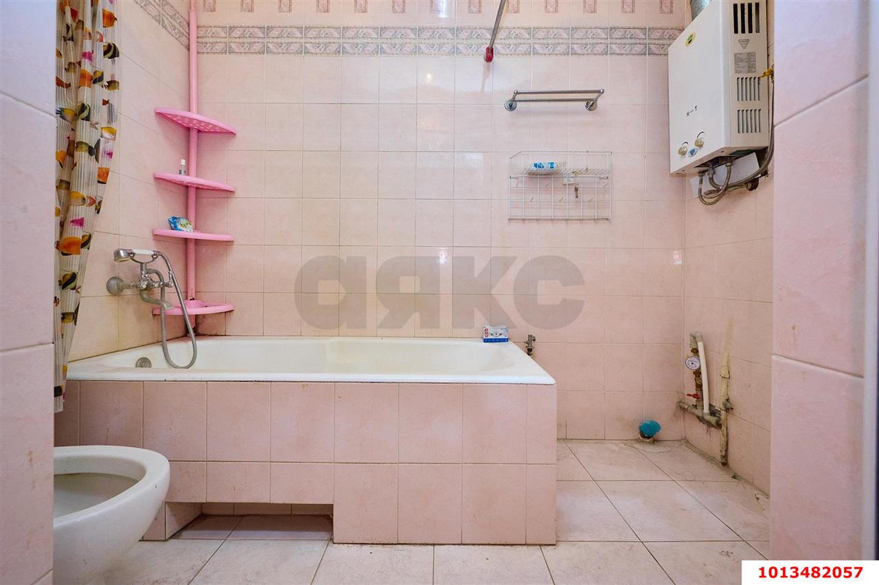 Фото №11: 3-комнатная квартира 84&nbsp;м², 3/4&nbsp;эт. - Краснодар, Центральный внутригородской округ, мкр. Центральный, ул. Орджоникидзе, 56
