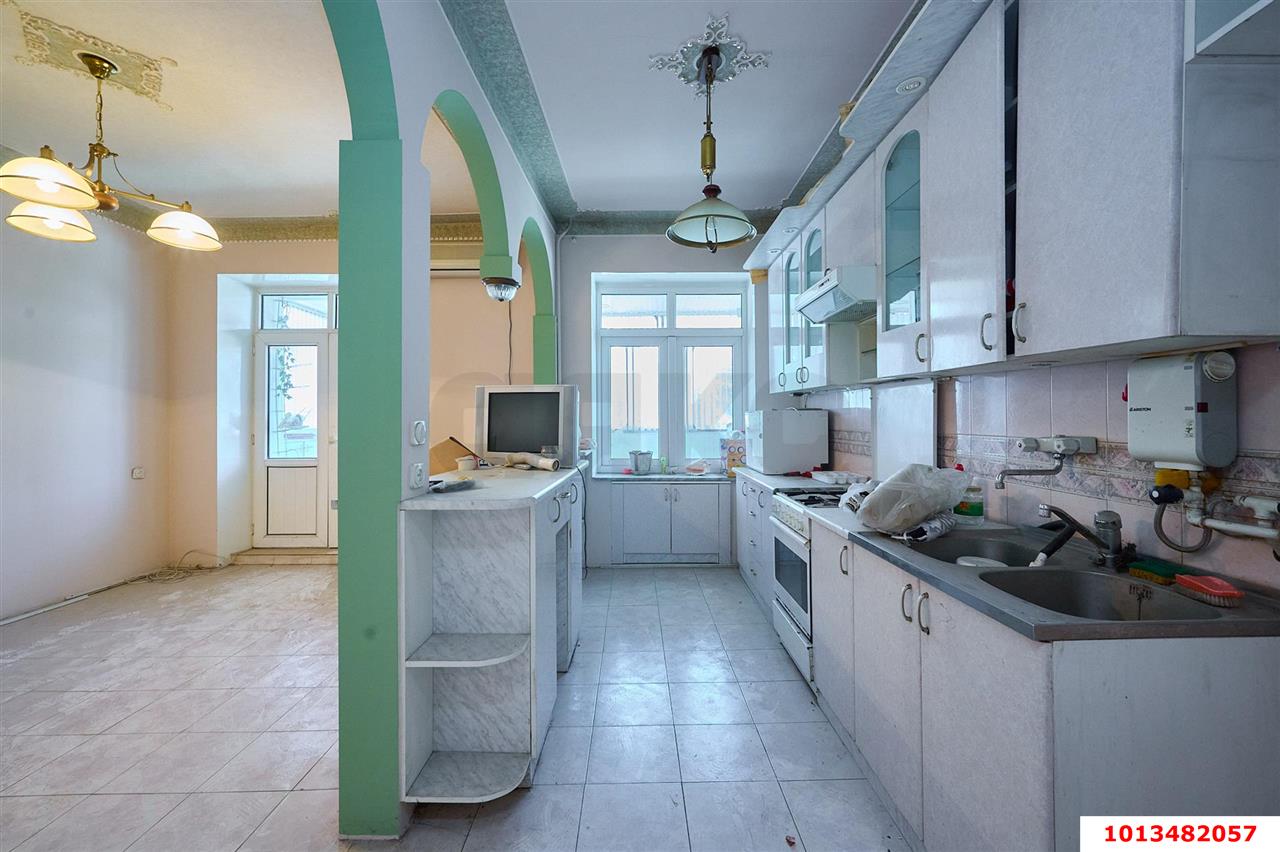 Фото №4: 3-комнатная квартира 84&nbsp;м², 3/4&nbsp;эт. - Краснодар, Центральный внутригородской округ, мкр. Центральный, ул. Орджоникидзе, 56