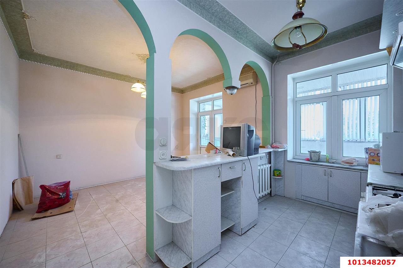 Фото №5: 3-комнатная квартира 84&nbsp;м², 3/4&nbsp;эт. - Краснодар, Центральный внутригородской округ, мкр. Центральный, ул. Орджоникидзе, 56