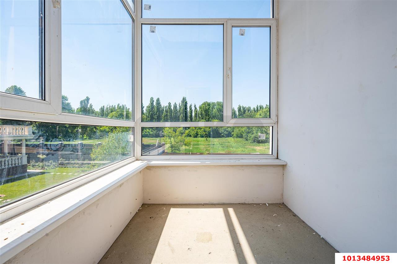 Фото №9: 4-комнатная квартира 270&nbsp;м², 4/4&nbsp;эт. - Краснодар, Западный внутригородской округ, Горогороды, мкр. Центральный, ул. Береговая, 10/3