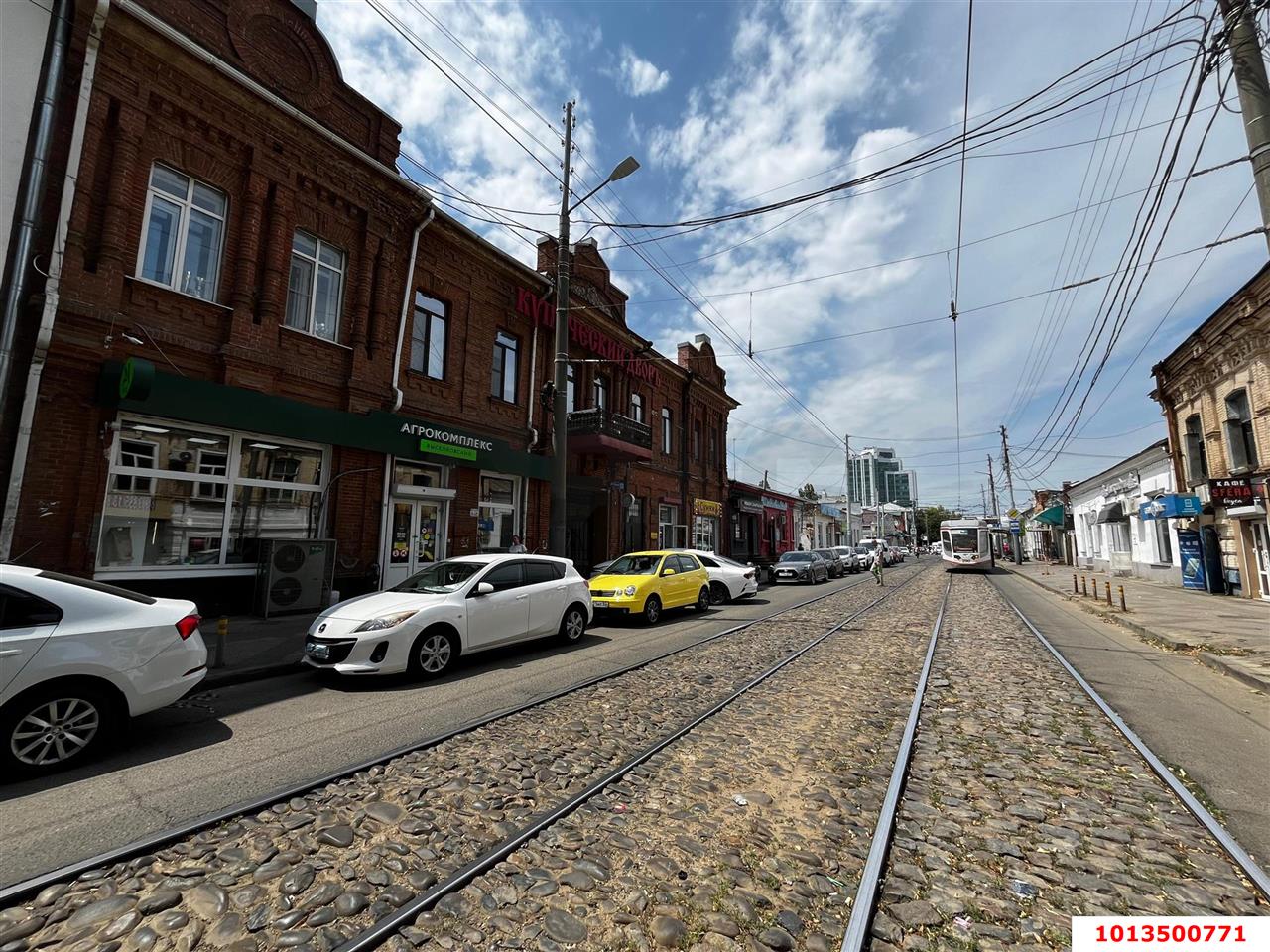 Фото №1: Торговое помещение 31&nbsp;м², 1/3&nbsp;эт. - Краснодар, Центральный внутригородской округ, мкр. Центральный, ул. Гоголя, 80