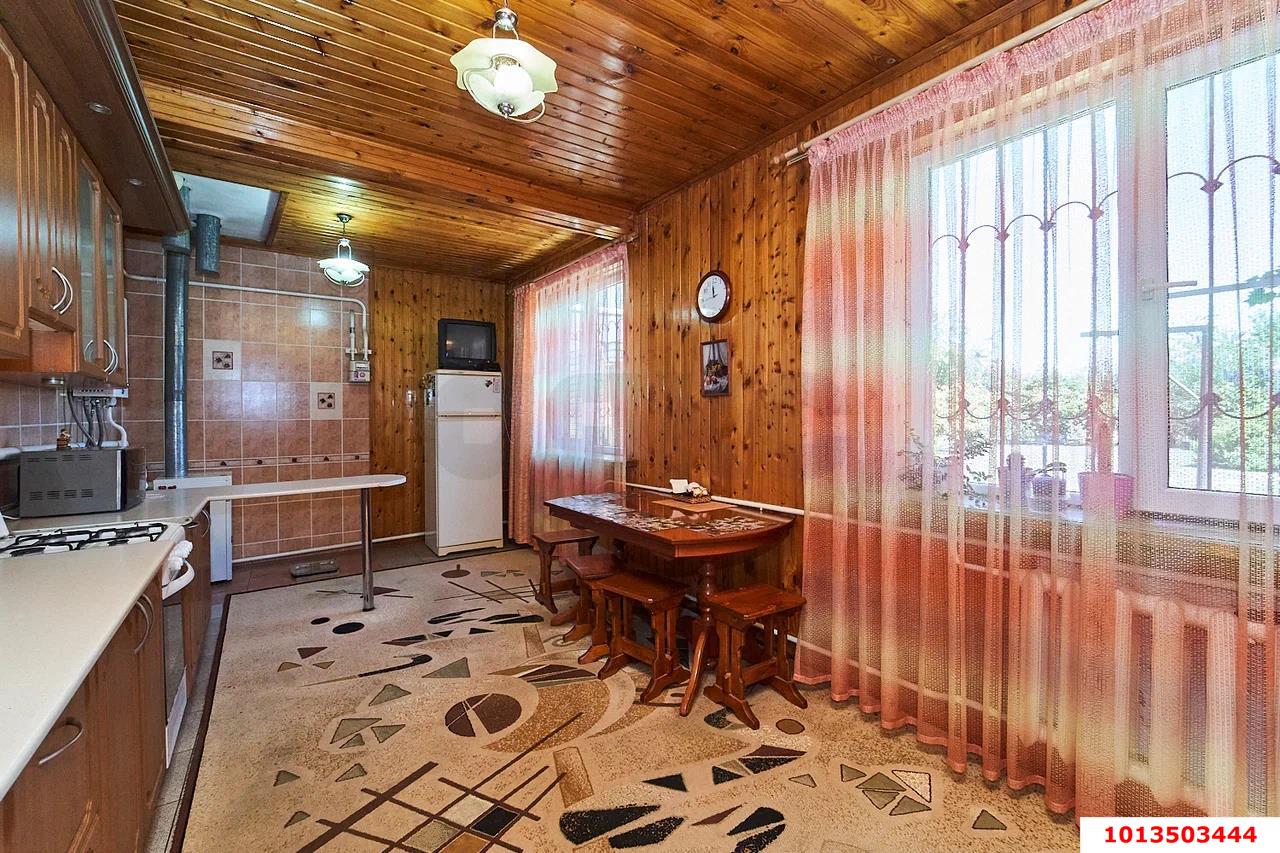 Фото №2: Дом 182&nbsp;м² + 10&nbsp;сот., 2&nbsp;эт. - Старокорсунская, мкр. Карасунский внутригородской округ, ул. Коммунистическая, 65