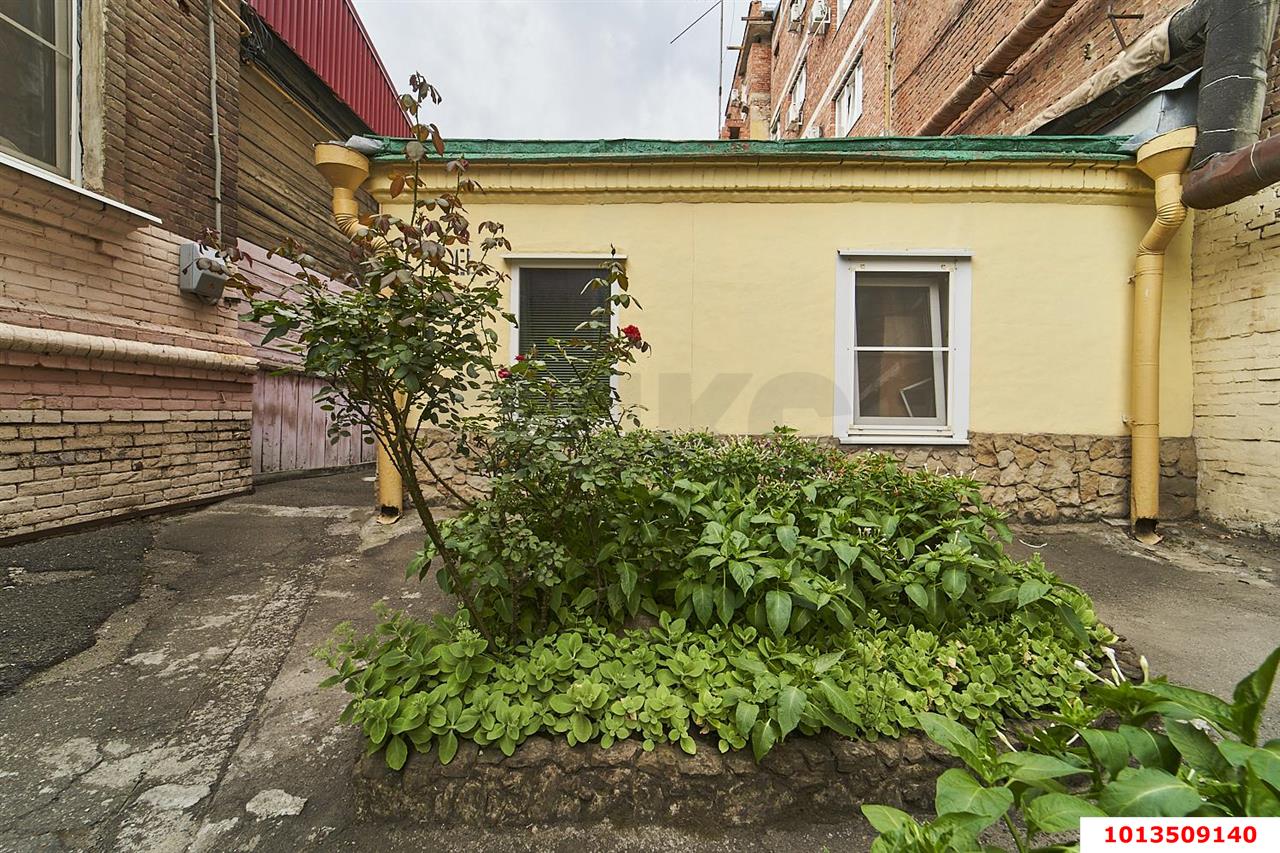 Фото №13: 2-комнатная квартира 33&nbsp;м², 1/1&nbsp;эт. - Краснодар, Центральный внутригородской округ, мкр. Центральный, ул. Чапаева, 96