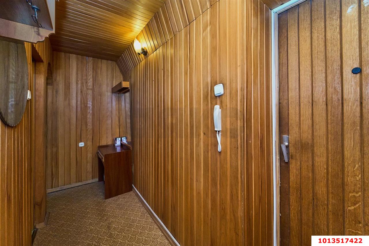 Фото №3: 2-комнатная квартира 50&nbsp;м², 2/5&nbsp;эт. - Краснодар, Центральный внутригородской округ, мкр. Центральный, ул. Будённого, 141