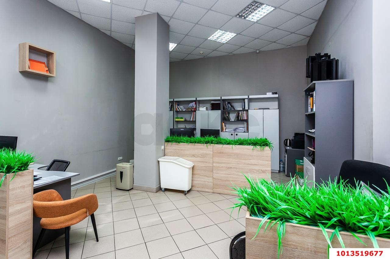 Фото №13: Отдельное здание 220&nbsp;м², 1/2&nbsp;эт. - Краснодар, Западный внутригородской округ, мкр. Сельскохозяйственный Институт, ул. Академика Трубилина, 120