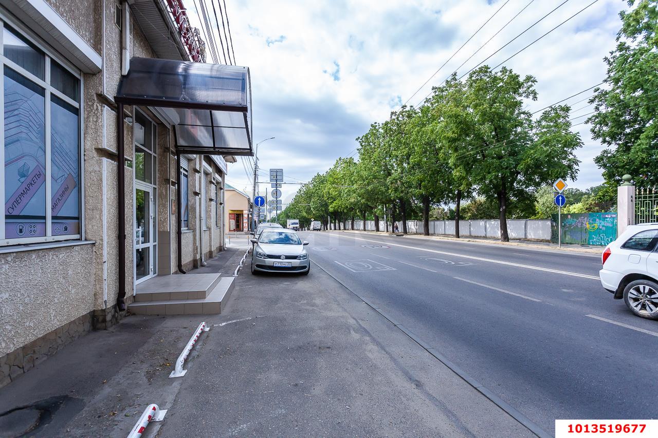 Фото №19: Отдельное здание 220&nbsp;м², 1/2&nbsp;эт. - Краснодар, Западный внутригородской округ, мкр. Сельскохозяйственный Институт, ул. Академика Трубилина, 120