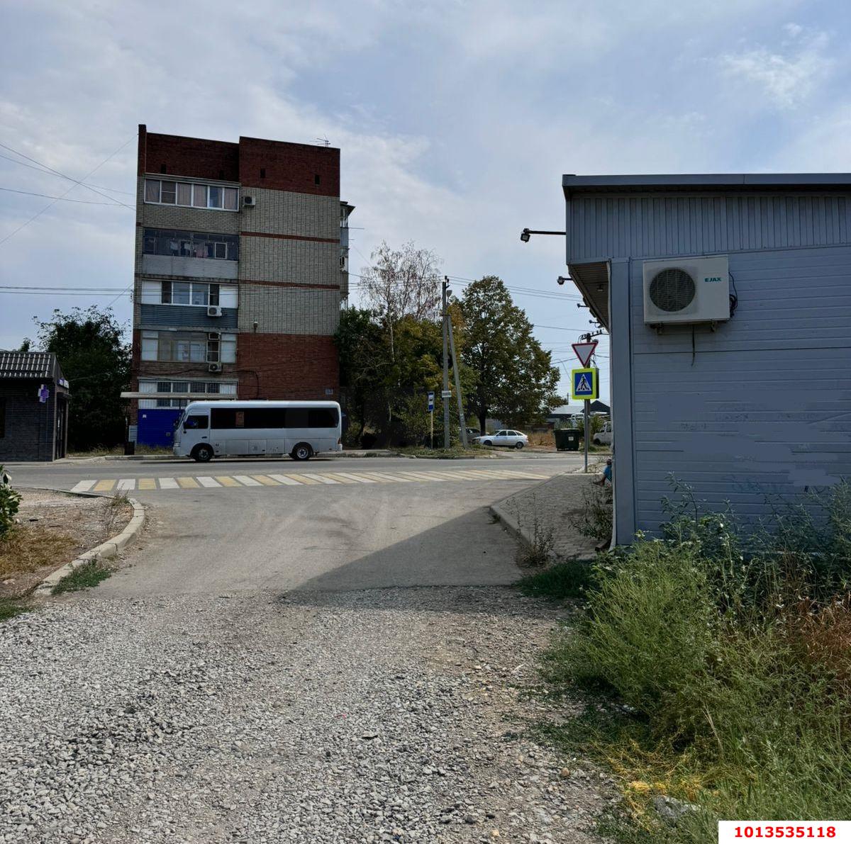 Фото №2: Торговое помещение 40&nbsp;м², 1/1&nbsp;эт. - Яблоновский, ул. Космическая, 53/3
