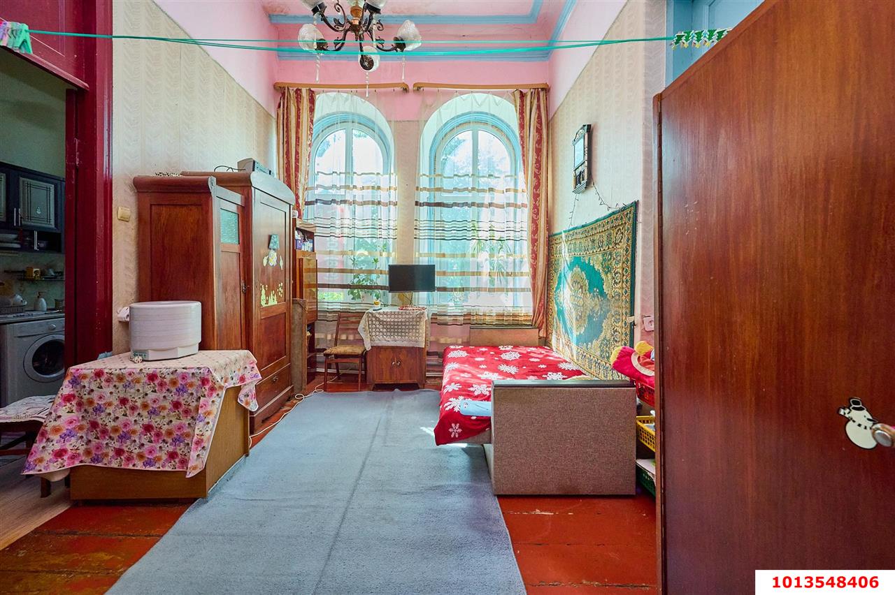 Фото №2: 3-комнатная квартира 55&nbsp;м², 1/1&nbsp;эт. - Краснодар, Центральный внутригородской округ, мкр. Центральный, ул. Коммунаров, 174