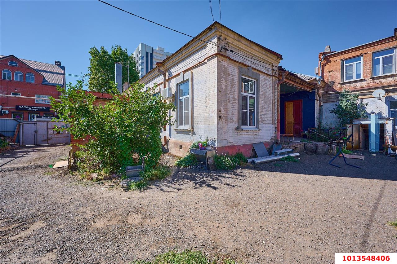 Фото №10: 3-комнатная квартира 55&nbsp;м², 1/1&nbsp;эт. - Краснодар, Центральный внутригородской округ, мкр. Центральный, ул. Коммунаров, 174