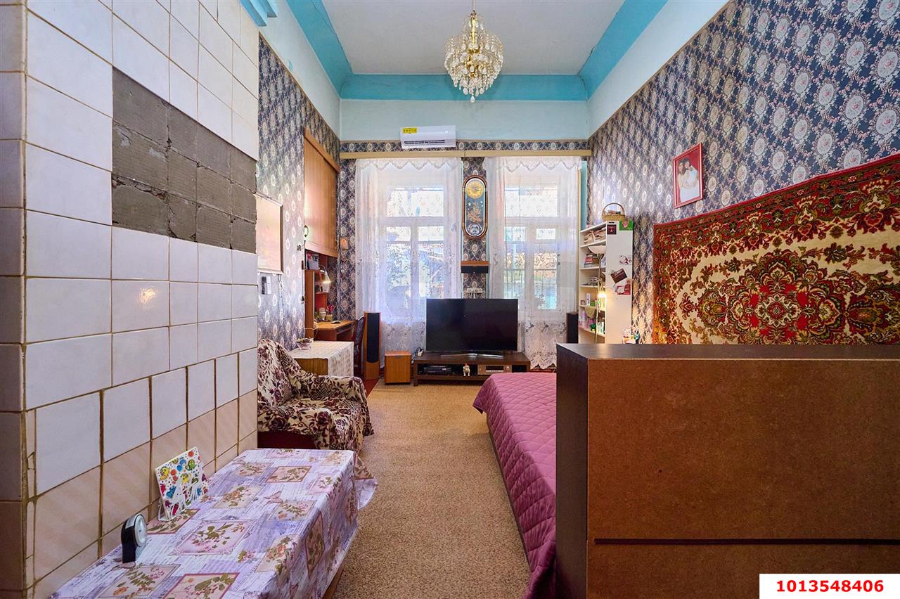 Фото №3: 3-комнатная квартира 55&nbsp;м², 1/1&nbsp;эт. - Краснодар, Центральный внутригородской округ, мкр. Центральный, ул. Коммунаров, 174