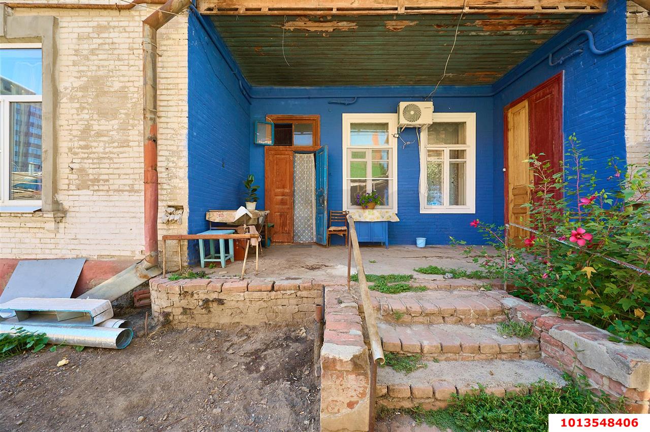 Фото №9: 3-комнатная квартира 55&nbsp;м², 1/1&nbsp;эт. - Краснодар, Центральный внутригородской округ, мкр. Центральный, ул. Коммунаров, 174