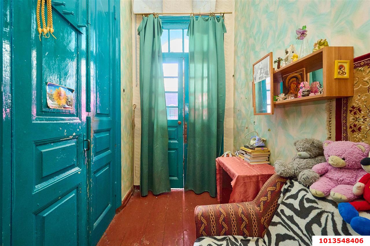 Фото №6: 3-комнатная квартира 55&nbsp;м², 1/1&nbsp;эт. - Краснодар, Центральный внутригородской округ, мкр. Центральный, ул. Коммунаров, 174