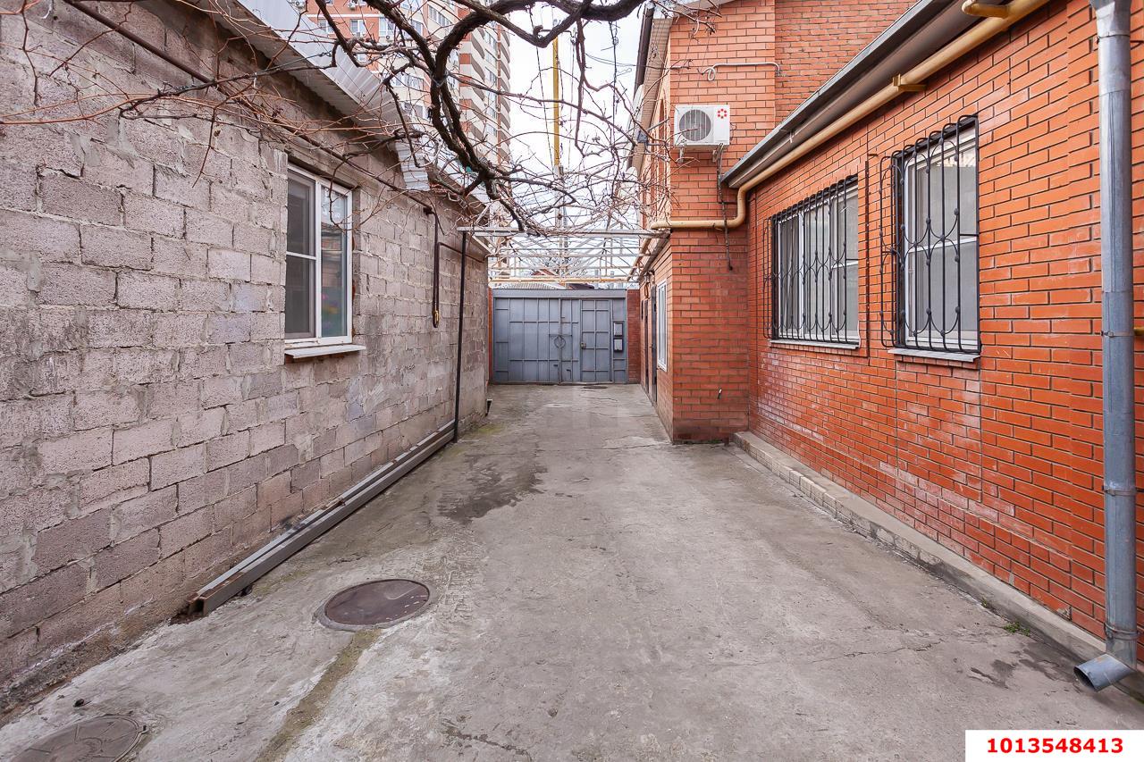 Фото №16: Дом 214&nbsp;м² + 2.5&nbsp;сот., 2&nbsp;эт. - Краснодар, Центральный внутригородской округ, мкр. Центральный, ул. Базовская, 64