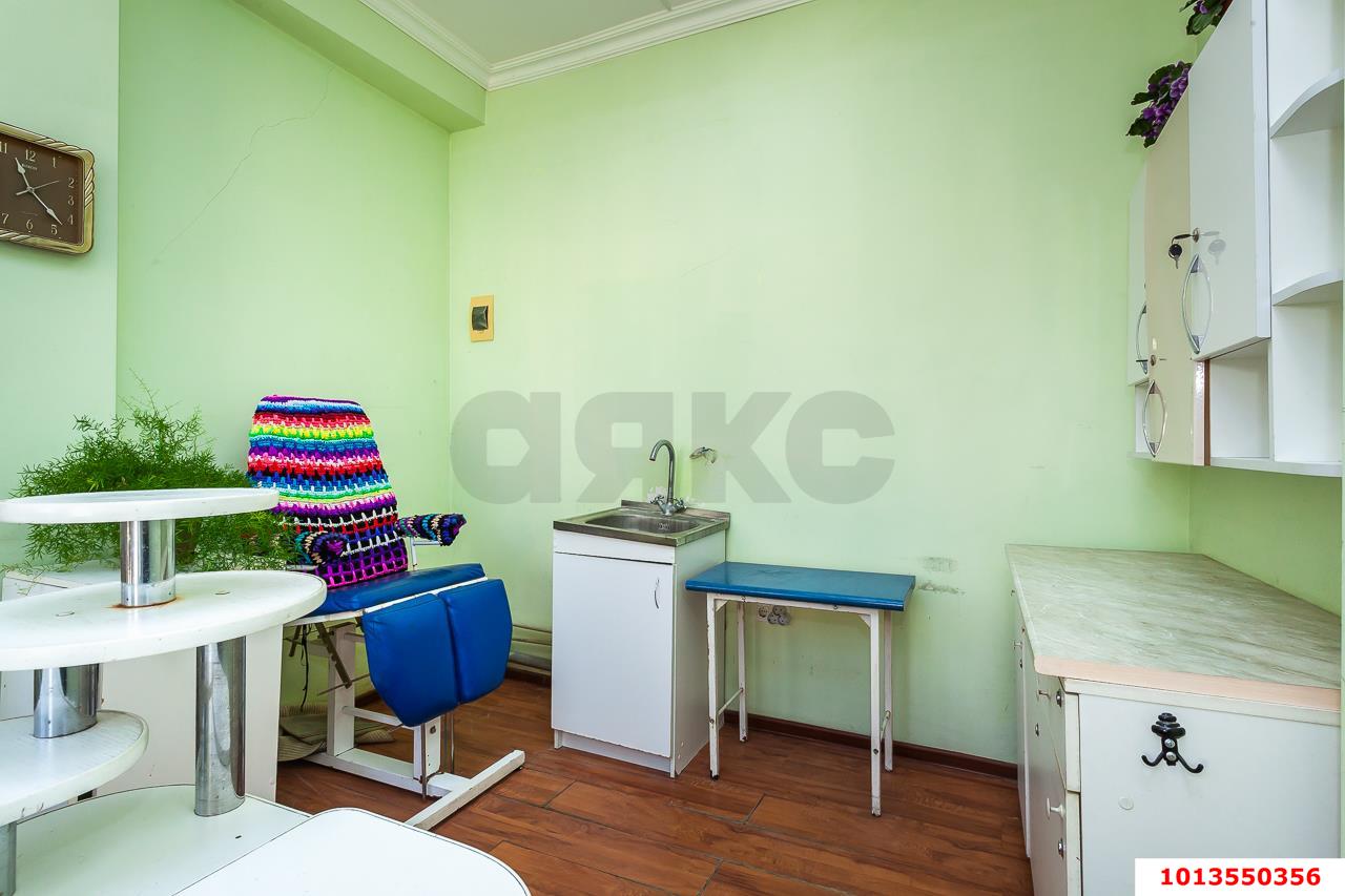 Фото №3: Торговое помещение 39&nbsp;м², 2/2&nbsp;эт. - Краснодар, Карасунский внутригородской округ, мкр. Комсомольский, ул. Уральская, 156