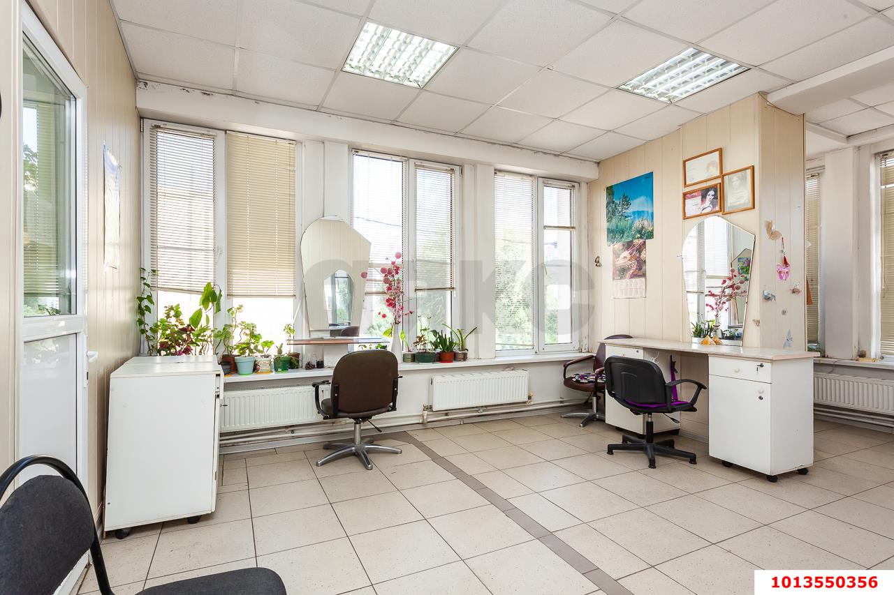 Фото №6: Торговое помещение 39&nbsp;м², 2/2&nbsp;эт. - Краснодар, Карасунский внутригородской округ, мкр. Комсомольский, ул. Уральская, 156