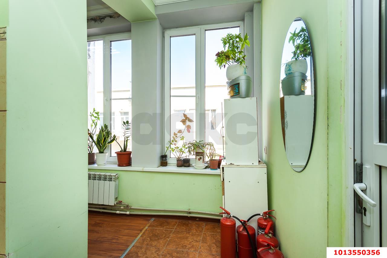 Фото №2: Торговое помещение 39&nbsp;м², 2/2&nbsp;эт. - Краснодар, Карасунский внутригородской округ, мкр. Комсомольский, ул. Уральская, 156