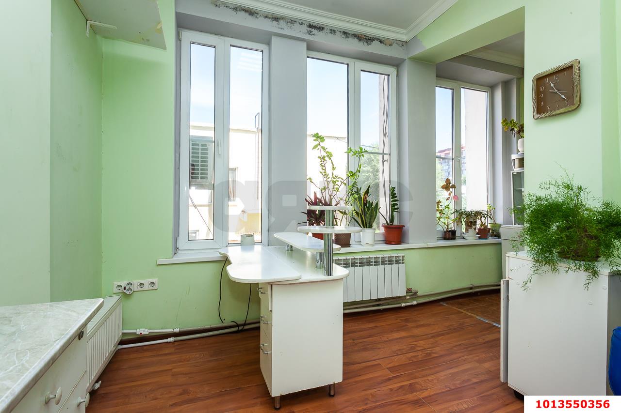 Фото №4: Торговое помещение 39&nbsp;м², 2/2&nbsp;эт. - Краснодар, Карасунский внутригородской округ, мкр. Комсомольский, ул. Уральская, 156