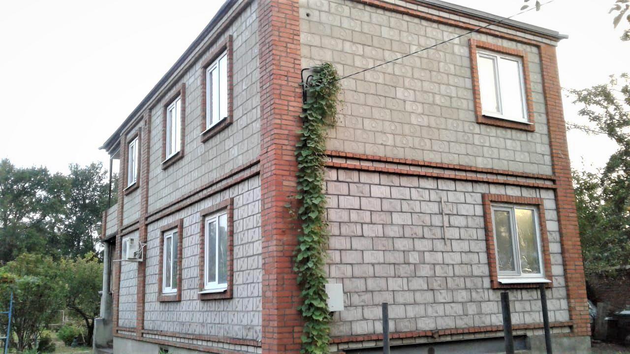 Фото №1: Дом 161&nbsp;м² + 12.25&nbsp;сот., 2&nbsp;эт. - Камвольно-суконного Комбината-1, мкр. Прикубанский внутригородской округ, ул. Ягодная