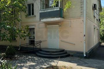 Фото №1: 3-комнатная квартира 63 м², 2/2 эт. - Краснодар, мкр. Западный внутригородской округ, ул. Красная, 165/3