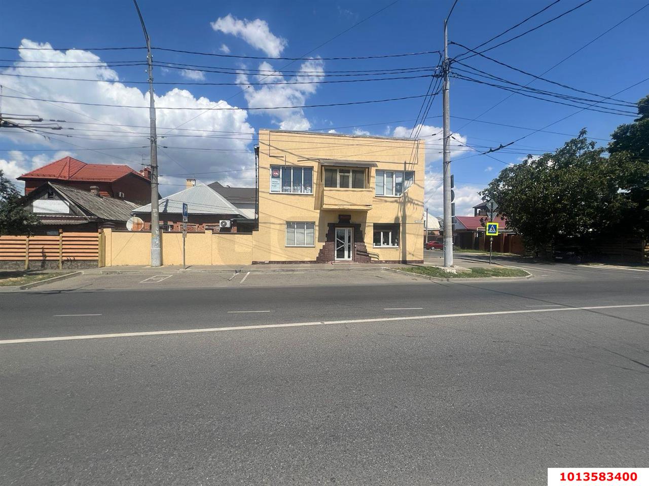 Фото №1: Отдельное здание 264&nbsp;м², 1/2&nbsp;эт. - Краснодар, Западный внутригородской округ, мкр. Сельскохозяйственный Институт, ул. 1-я Линия, 35