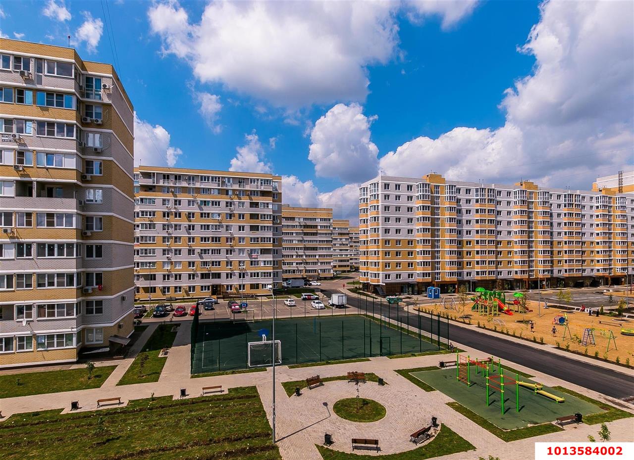 Фото №2: 2-комнатная квартира 52&nbsp;м², 16/17&nbsp;эт. - Краснодар, Прикубанский внутригородской округ, Славянский, мкр. Светлоград, ул. Красных Партизан, 1/4к15