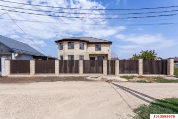 Фото №1: Дом 160 м² + 4 сот., 2 эт. - Российский, мкр. Прикубанский внутригородской округ, ул. Витебская, 63