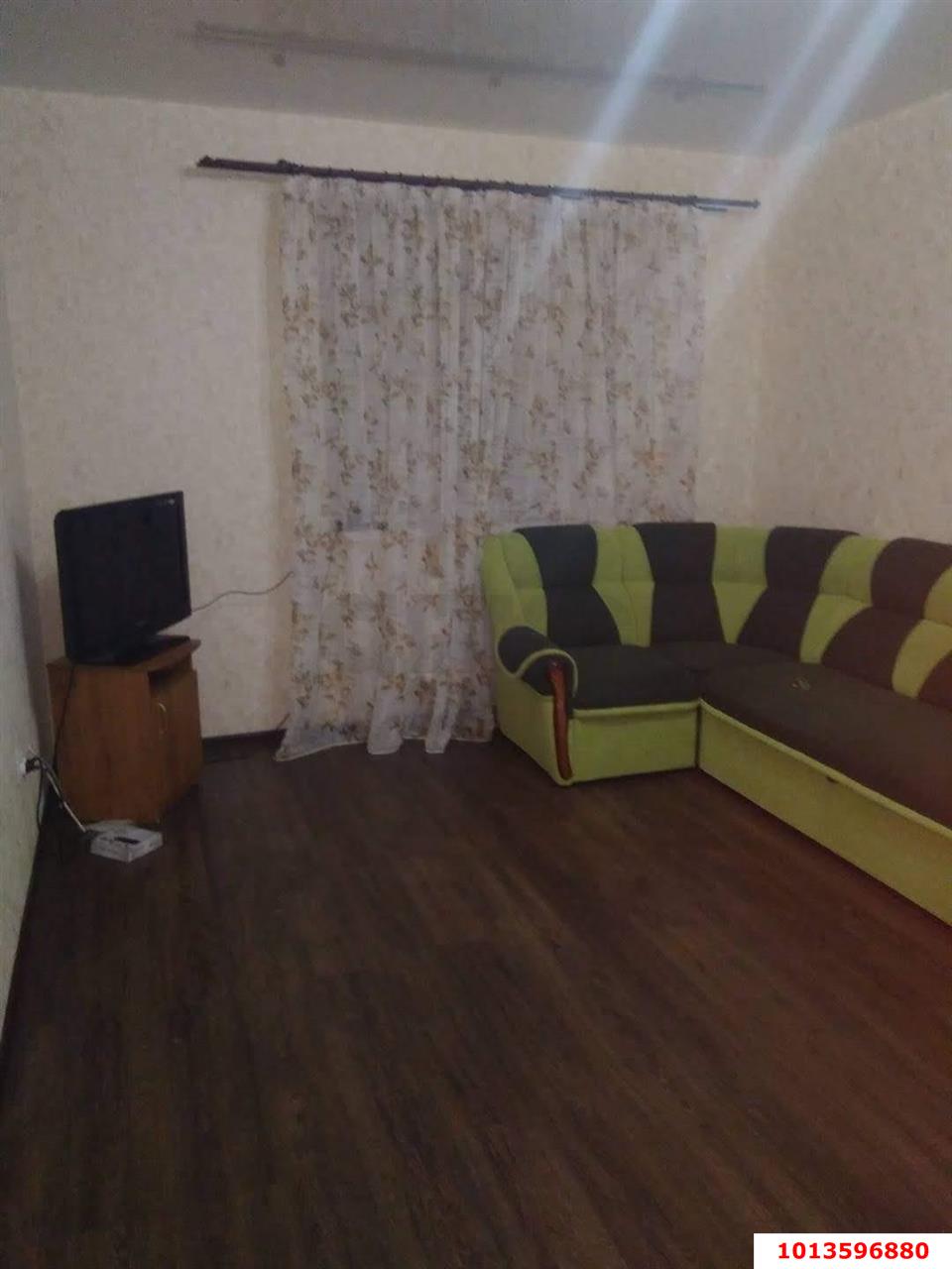 Фото №1: 1-комнатная квартира 33&nbsp;м², 5/9&nbsp;эт. - Краснодар, Прикубанский внутригородской округ, ЖК Рада, мкр. Музыкальный, ул. имени С.В. Рахманинова, 36