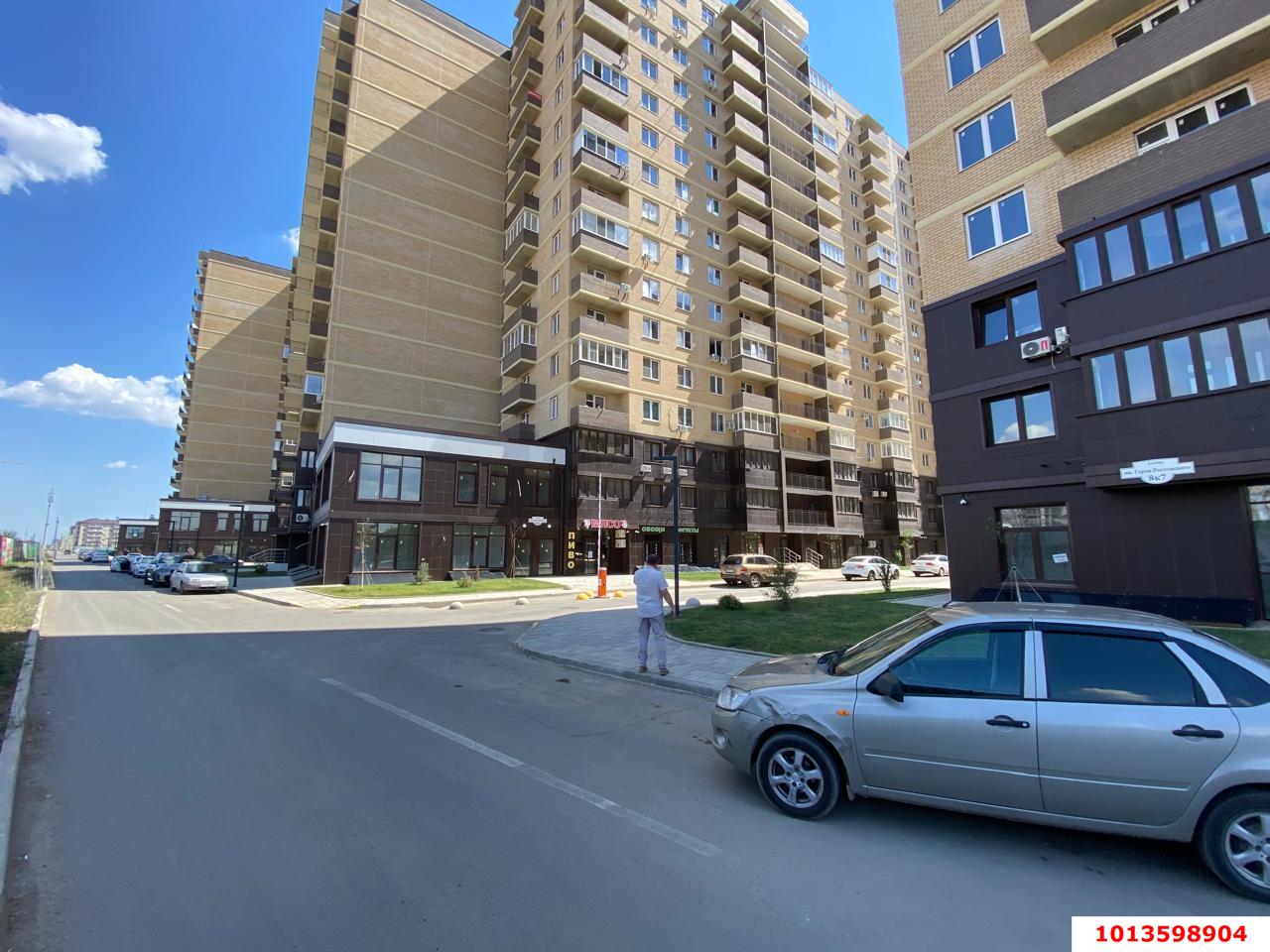 Фото №5: Торговое помещение 43&nbsp;м², 1/16&nbsp;эт. - Краснодар, Прикубанский внутригородской округ, мкр. жилой комплекс Ракурс, ул. имени Героя Ростовского, 8