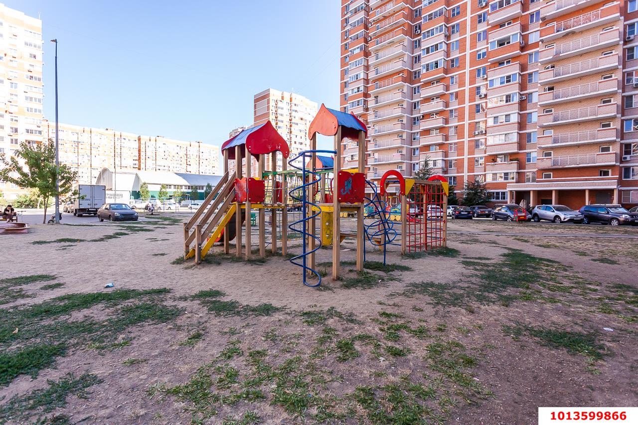 Фото №12: 3-комнатная квартира 72&nbsp;м², 10/16&nbsp;эт. - Краснодар, Западный внутригородской округ, Кожзавод, мкр. Военный городок № 1, ул. имени Калинина, 350/4