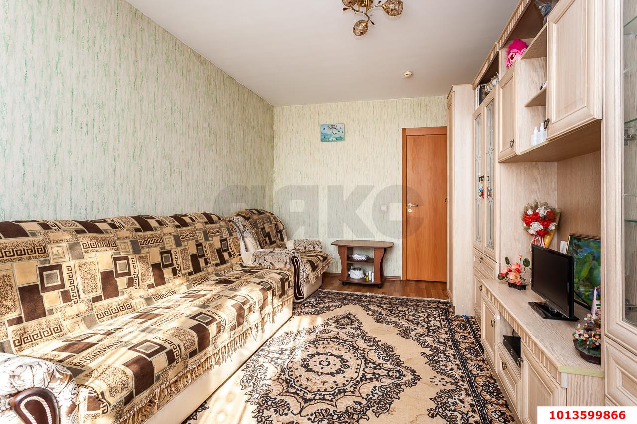Фото №2: 3-комнатная квартира 72&nbsp;м², 10/16&nbsp;эт. - Краснодар, Западный внутригородской округ, Кожзавод, мкр. Военный городок № 1, ул. имени Калинина, 350/4