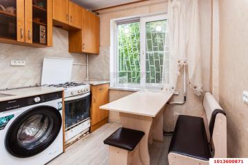 Фото №1: 3-комнатная квартира 58&nbsp;м², 2/5&nbsp;эт. - Краснодар, мкр. Гидростроителей, ул. имени Игнатова, 33